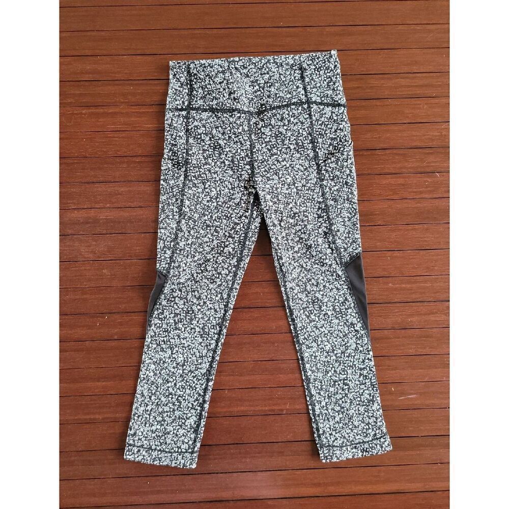 lululemon 21" Crop leggings size 6
